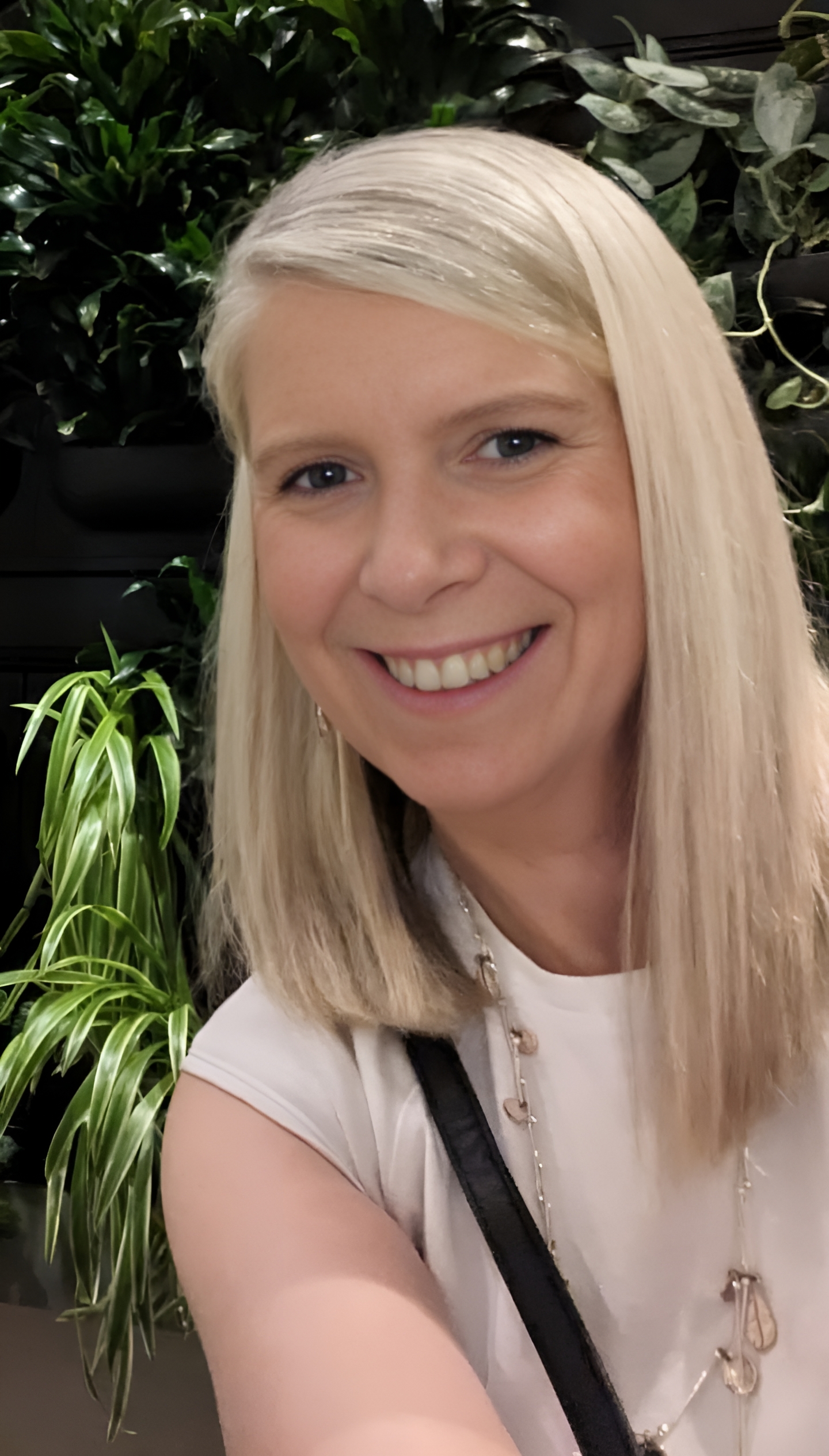 Jayne Dalton, receptionist